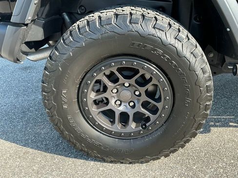 Used 2022 Jeep Wrangler Unlimited Sport image 14