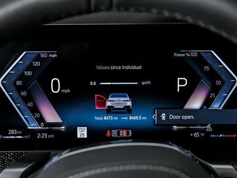 Used 2025 BMW 760i xDrive w/ Executive Package image 27