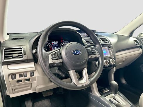 Used 2018 Subaru Forester 2.5i Premium AWD/4WD image 11