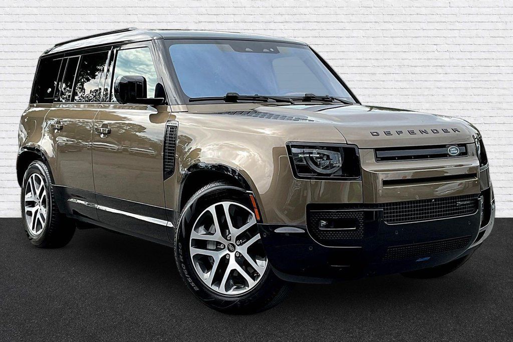 Used 2023 Land Rover Defender 110 X-Dynamic SE AWD/4WD image 3
