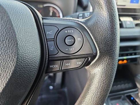 Certified 2025 Toyota RAV4 XLE FWD image 12