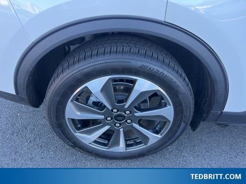 Certified 2024 Ford Escape Platinum w/ Premium Technology Package image 11
