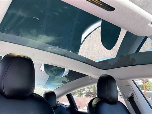 Used 2018 Tesla Model 3 Long Range RWD image 15