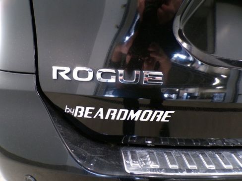 Used 2019 Nissan Rogue SV w/ Premium Package image 4