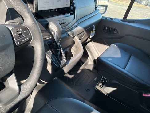 New 2026 Ford Transit 250 148 Medium Roof RWD image 10