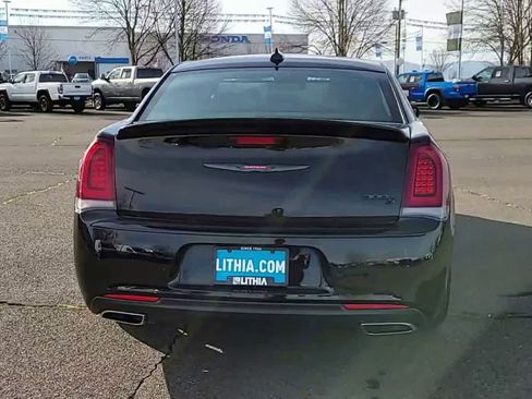 Used 2022 Chrysler 300 S w/ Comfort Group image 7