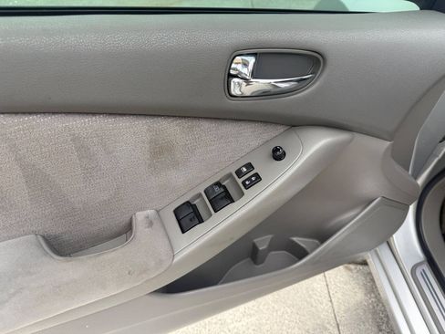 Used 2011 Nissan Altima 2.5 S w/ Special Edition Pkg FWD image 14