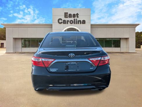 Used 2017 Toyota Camry SE image 4