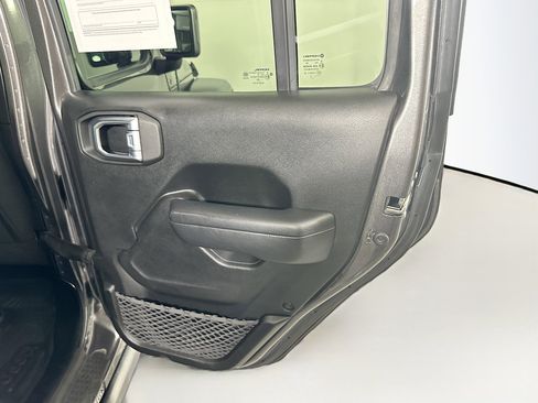 Used 2023 Jeep Wrangler Unlimited AWD/4WD image 27