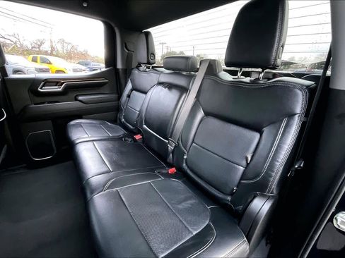 Used 2022 GMC Sierra 1500 Elevation image 17