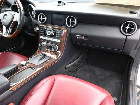 Used 2013 Mercedes-Benz SLK 350 image 28