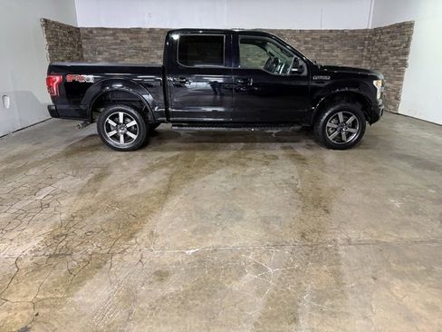 Used 2017 Ford F150 Lariat image 10