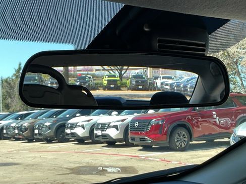 Used 2025 Nissan Versa SV image 26