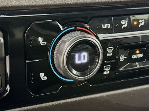 Used 2023 Chevrolet Silverado 1500 LT AWD/4WD image 22
