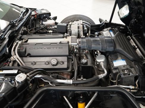 Used 1993 Chevrolet Corvette Convertible RWD image 30