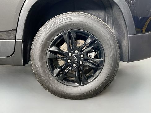 Used 2023 Chevrolet Traverse LT w/ Midnight/Sport Edition AWD/4WD image 31