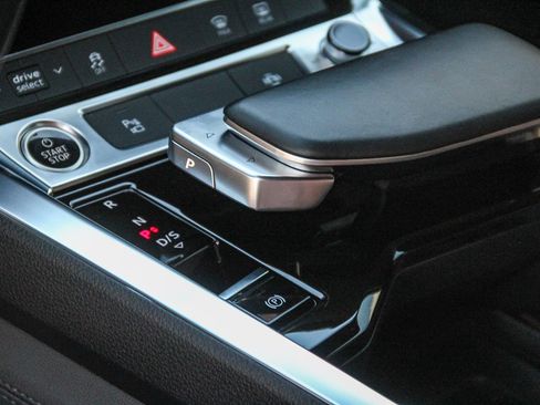 Certified 2022 Audi e-tron Premium w/ Convenience Plus Package image 22