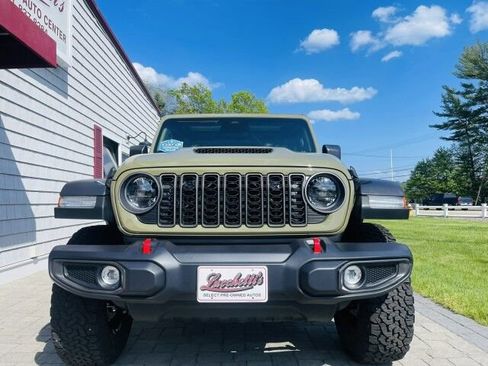 Used 2026 Jeep Wrangler Unlimited Rubicon AWD/4WD image 3