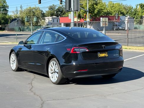 Used 2018 Tesla Model 3 Long Range image 7