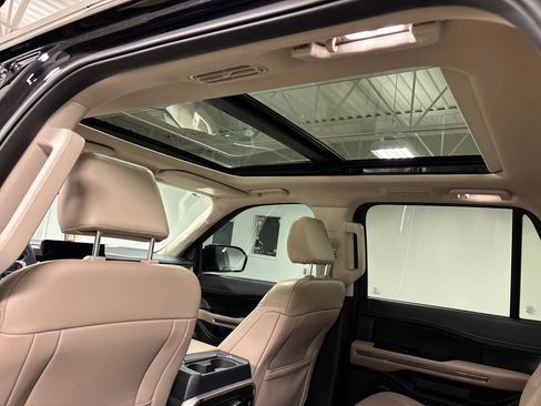 Used 2023 Ford Expedition XLT image 33