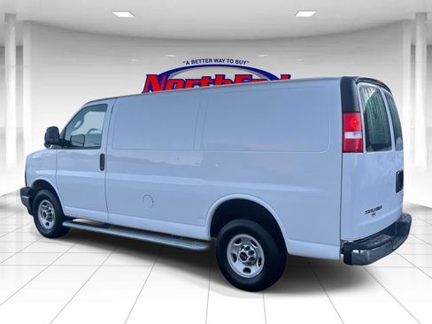 Used 2024 GMC Savana 2500 w/ Driver Convenience Package image 5