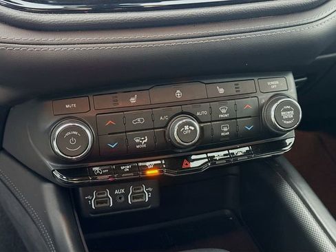 Used 2022 Dodge Durango GT image 14