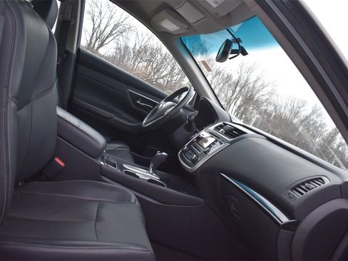 Used 2017 Nissan Altima 2.5 SL image 16