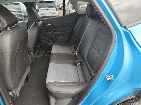 Certified 2025 Chevrolet Trax LT w/ LT Convenience Package image 22