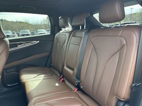 Used 2022 Lincoln Nautilus Reserve w/ Cargo Utility Package AWD/4WD image 27