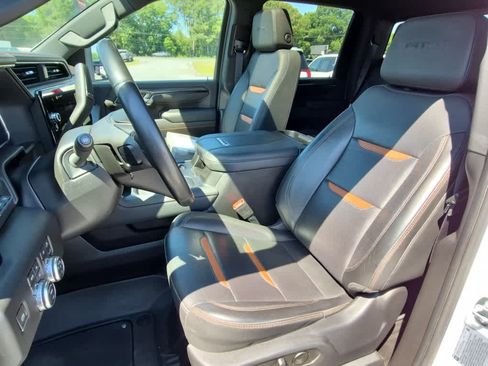 Used 2024 GMC Sierra 2500 AT4 w/ AT4 Premium Plus Package AWD/4WD image 13