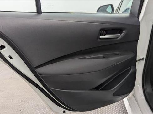 Used 2021 Toyota Corolla LE FWD image 16