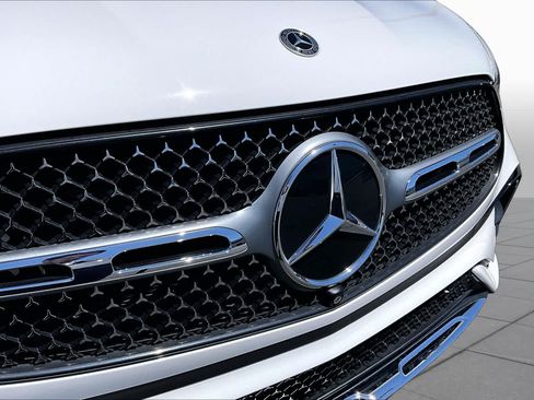 Used 2023 Mercedes-Benz GLC 300 image 29