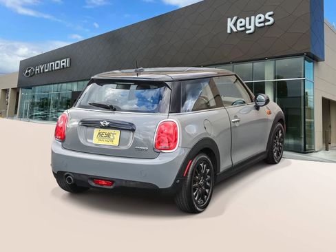 Used 2017 MINI Cooper 2-Door Hardtop FWD image 4