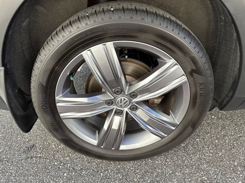 Used 2019 Volkswagen Tiguan SEL Premium AWD/4WD image 9