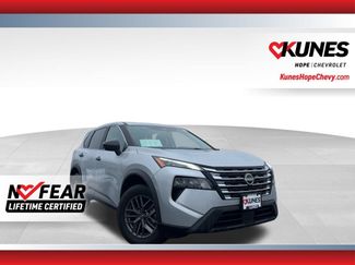 Used 2024 Nissan Rogue S video 1