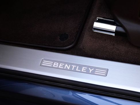 Used 2021 Bentley Bentayga AWD/4WD image 15