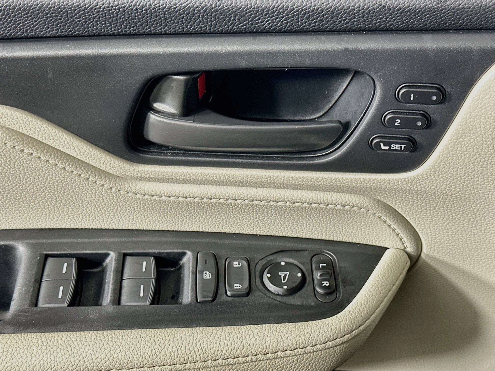 Used 2025 Honda Odyssey EX-L image 15