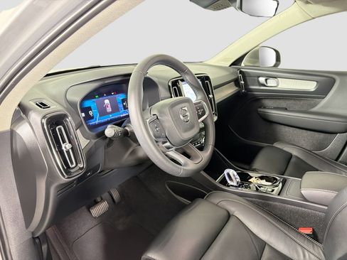 Used 2024 Volvo XC40 B5 Plus w/ Protection Package Premier AWD/4WD image 10