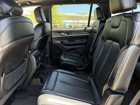 Used 2024 Jeep Grand Cherokee L Limited w/ Luxury Tech Group II AWD/4WD image 29