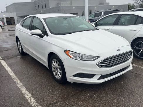 Used 2018 Ford Fusion S image 3