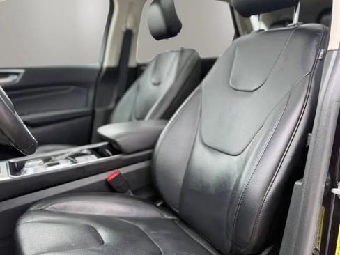 Used 2019 Ford Edge Titanium w/ Cold Weather Package AWD/4WD image 11