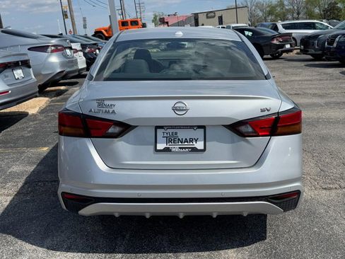 Used 2023 Nissan Altima 2.5 SV FWD image 5