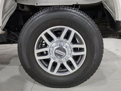 Used 2019 Ford F250 Lariat w/ Lariat Ultimate Package image 8