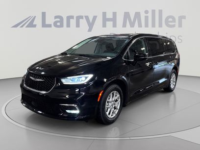 Used 2024 Chrysler Pacifica Touring-L
