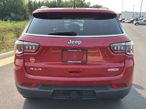 Used 2019 Jeep Compass Latitude w/ Cold Weather Group AWD/4WD image 2