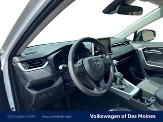 Used 2025 Toyota RAV4 XLE video 2