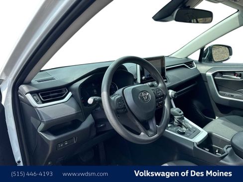 Used 2025 Toyota RAV4 XLE image 2