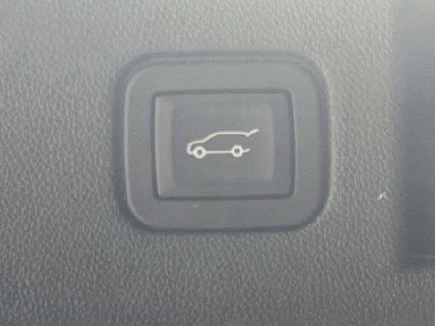 Used 2019 Chevrolet Equinox LT FWD image 19