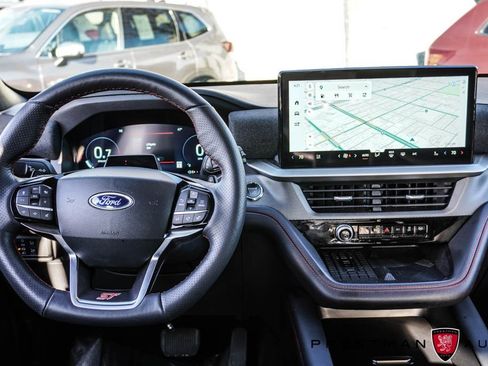 Used 2025 Ford Explorer ST image 2