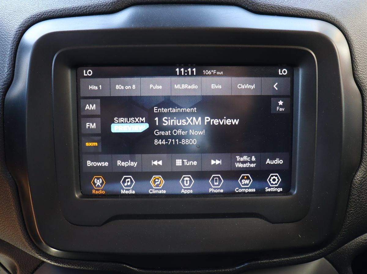 Used 2018 Jeep Renegade Latitude FWD image 47